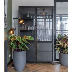 romy vitrinekast industrieel