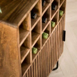 Namra wijnkast mangohout zandkleur