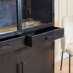 Figue vitrinekast industrieel zwart houten planken 120cm