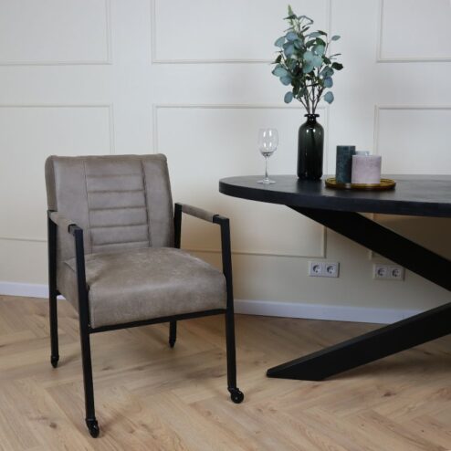 Eetkamerstoel Emilio vierkant frame