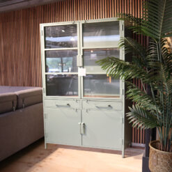 Figue vitrinekast industrieel olijfgroen / houten planken 120cm