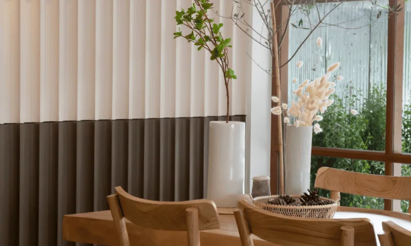 Donker hout in je interieur, ontdek de trend