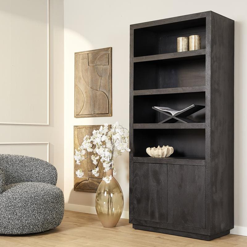 Hoge kasten woonkamer