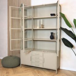 Figue vitrinekast hoog taupe 136cm