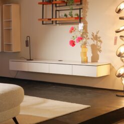 Bravien Zwevend Tv meubel laag 4 deurs Ivoor 240cm