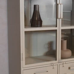 Figue vitrinekast industrieel taupe binnenkant 90cm