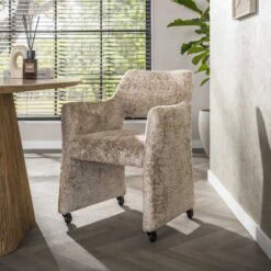 Sascha Eetkamerstoel met wieltjes Savelle zand