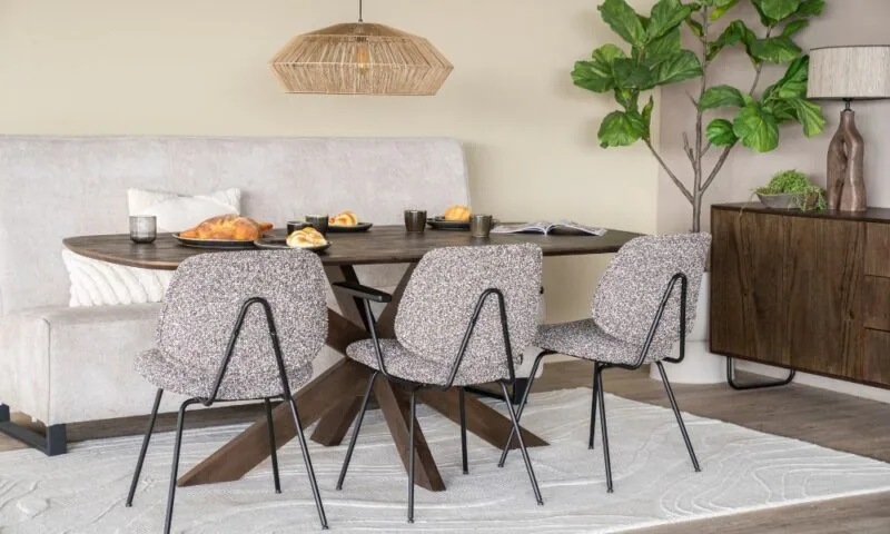 Een lange muur in huis? 7 tips om deze aan te kleden