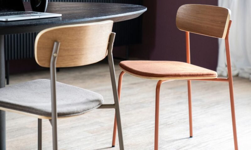 Eetkamerstoelen met beige poten stijlen doe je zo!