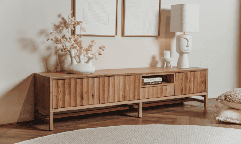 Hout op hout in je interieur: zo mix je houtsoorten zonder onrust