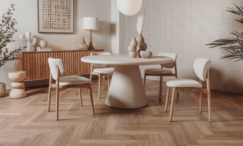 Hout op hout in je interieur: zo mix je houtsoorten zonder onrust