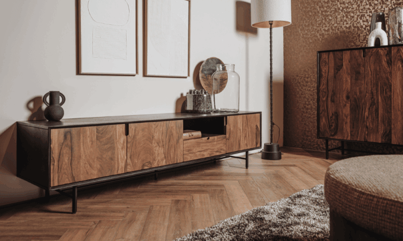 Hout op hout in je interieur: zo mix je houtsoorten zonder onrust