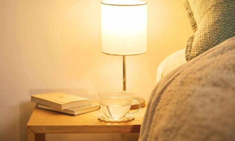 ​​Hoe kies je het juiste nachtkastje? Let op hoogte, breedte en stijl