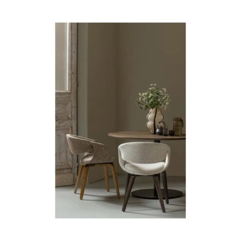 Yossi Eetkamerstoel naturel met houten poot donkerbruin
