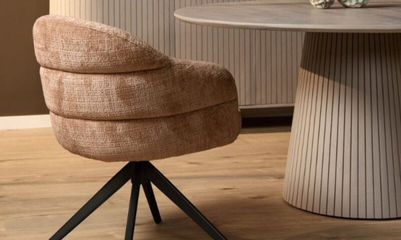 Wat is chenille stof? We leggen het je uit!