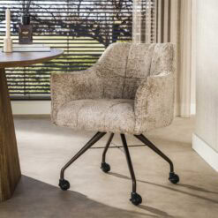 Kelly Eetkamerstoel met wieltjes Alura zand-bruin