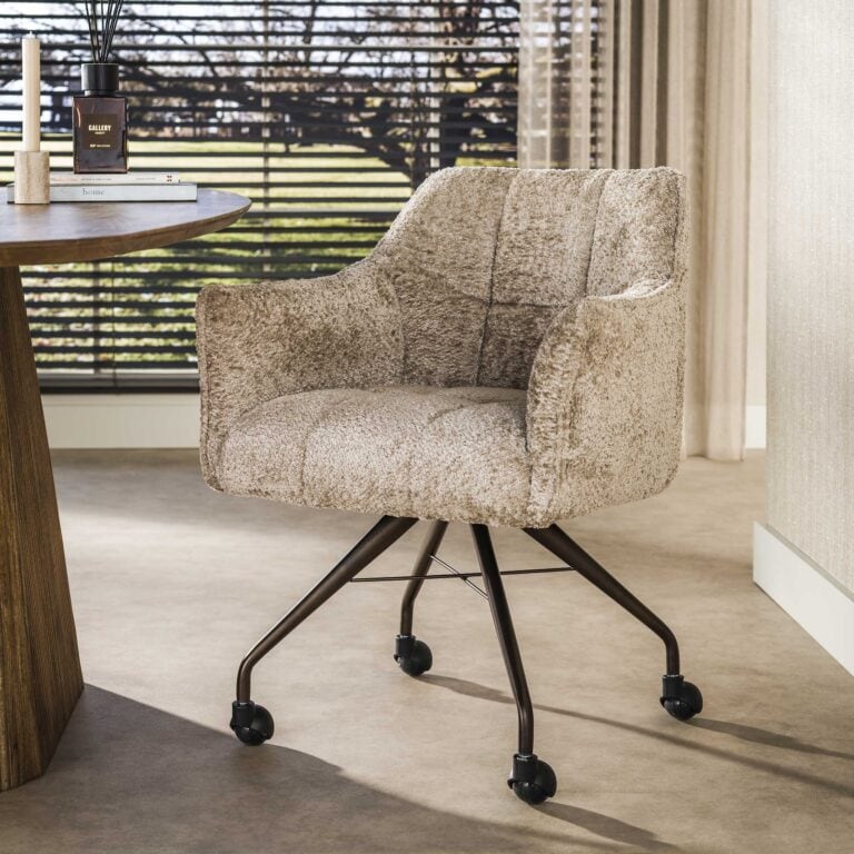 Kelly Eetkamerstoel met wieltjes Alura zand-bruin